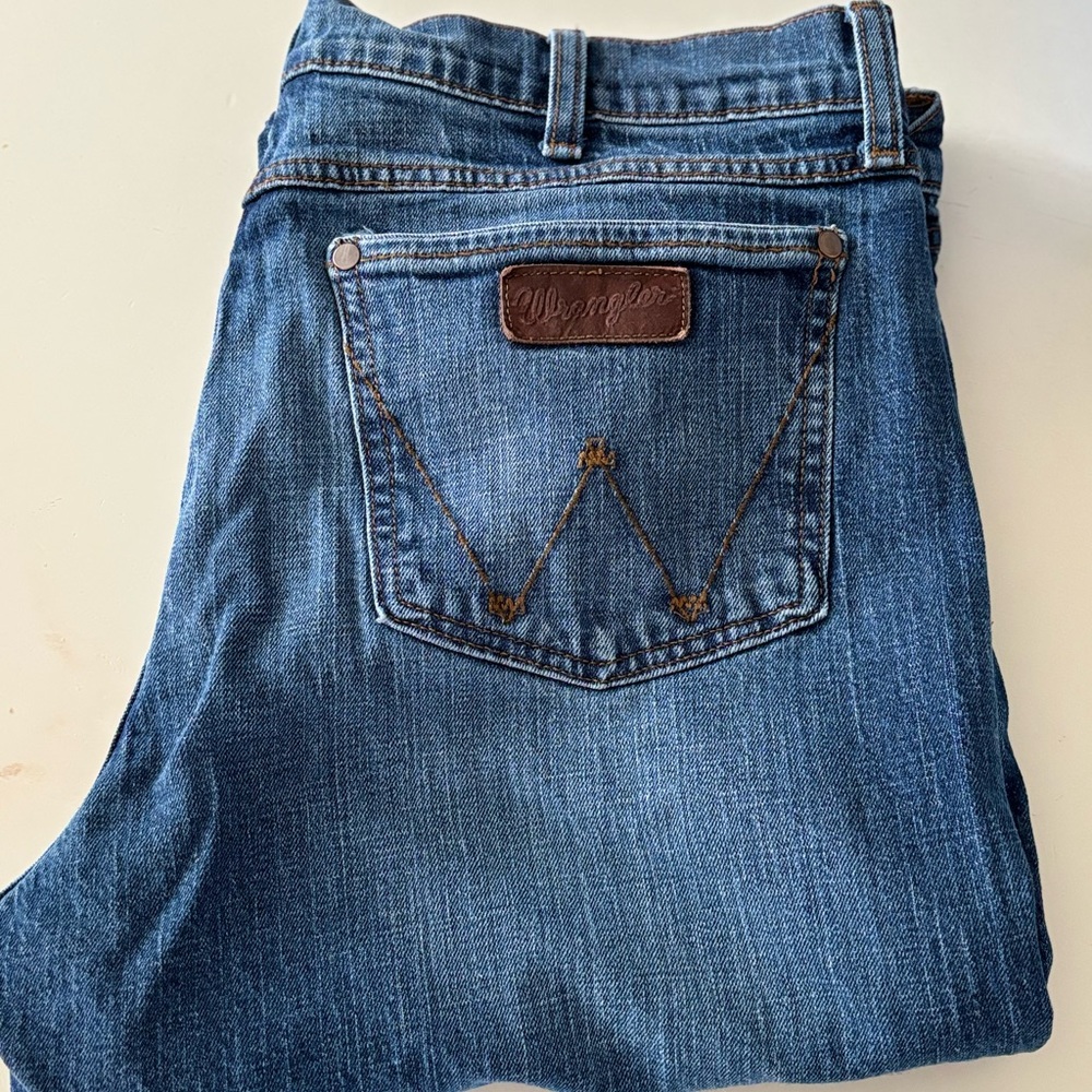 Wrangler Blue Relaxed Jeans Authentic Style